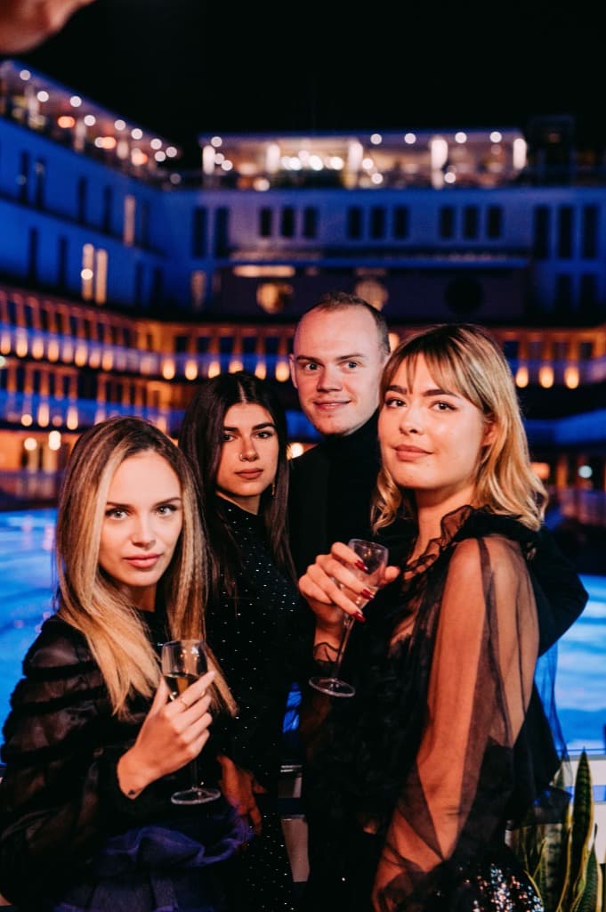 Consensus networking